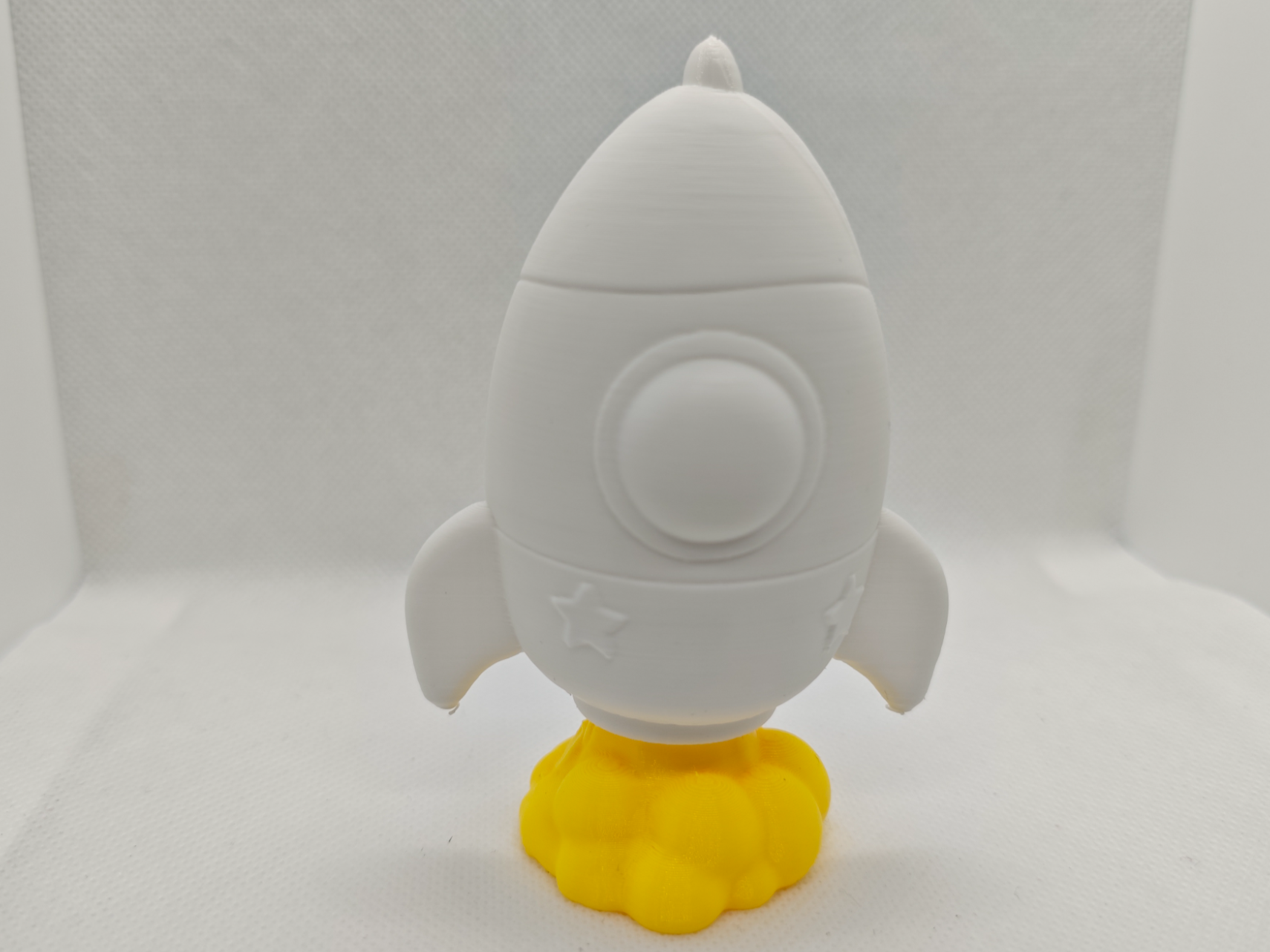 Bread‑shaped rocket spacecraft - 17笔筒师傅 | Nexprint: Free 3D Model Downloads