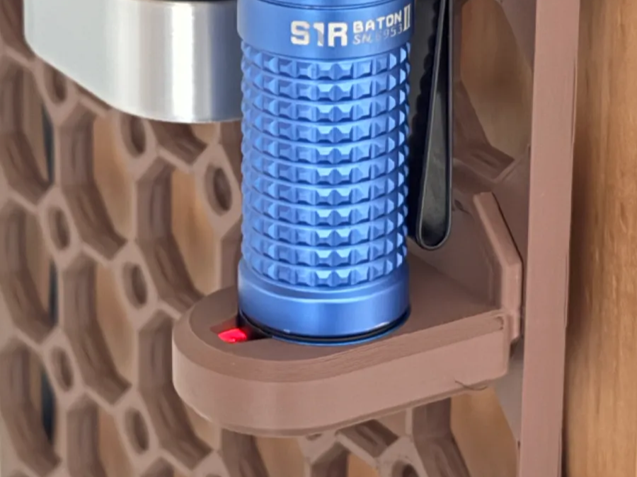 Olight Flashlight Charger Stand für Multiboard - DrTob | Nexprint: Free ...