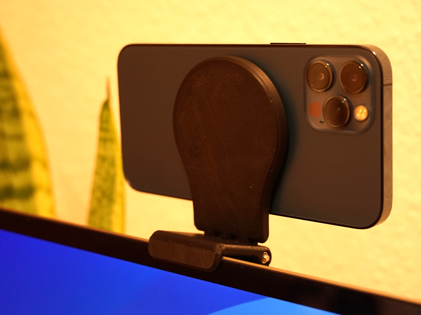 Magnet Monitor Adjustable MagSafe Monitor Holder - gimpelginster | Nexprint: Free 3D ...