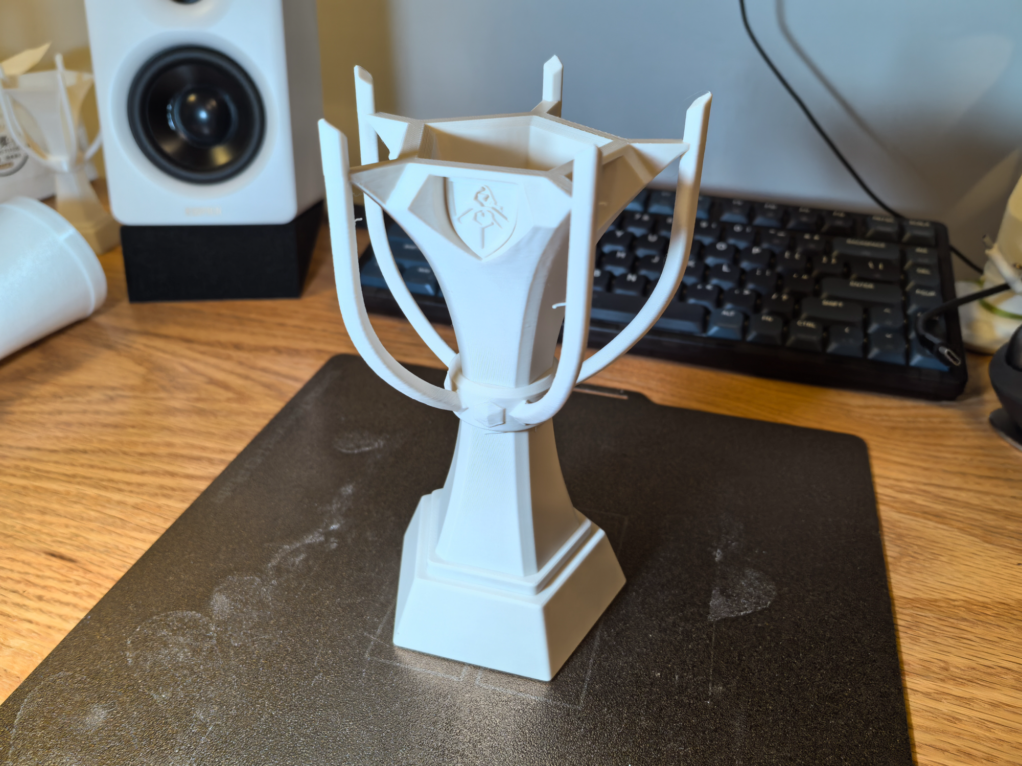 LOL Championship Trophy – Pen Holder – Reimagining LPL Glory ...