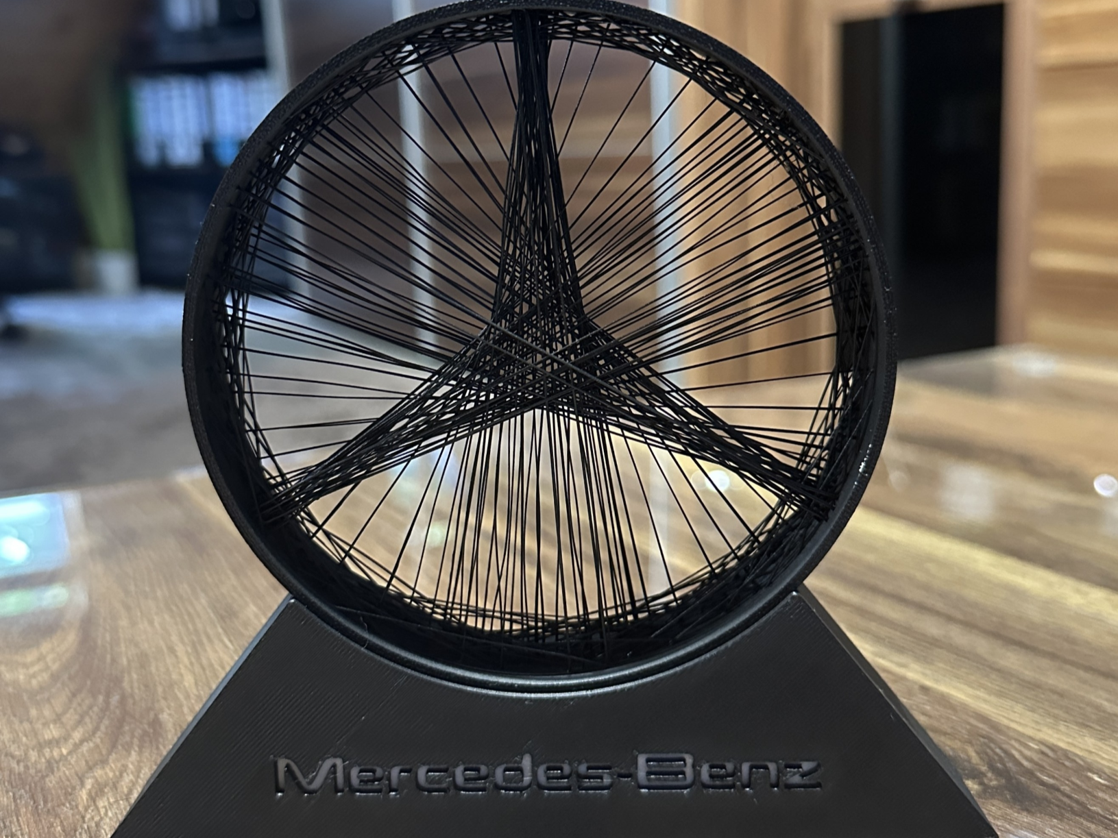 Mercedes Strung Symbole