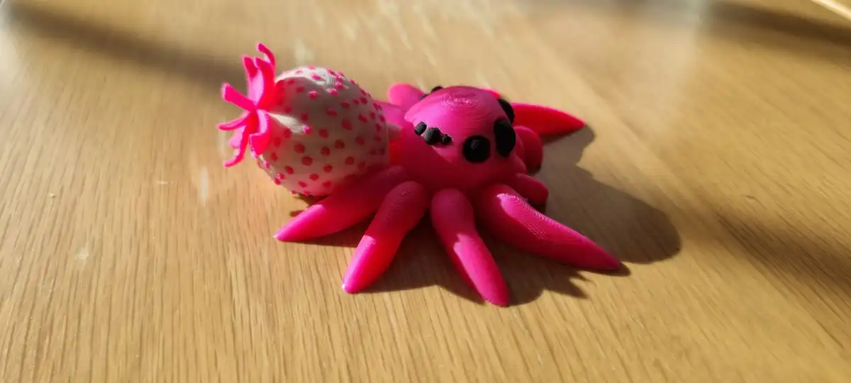 Strawberry jumping spider-articulated flexi toy - 3D Magic | Nexprint ...