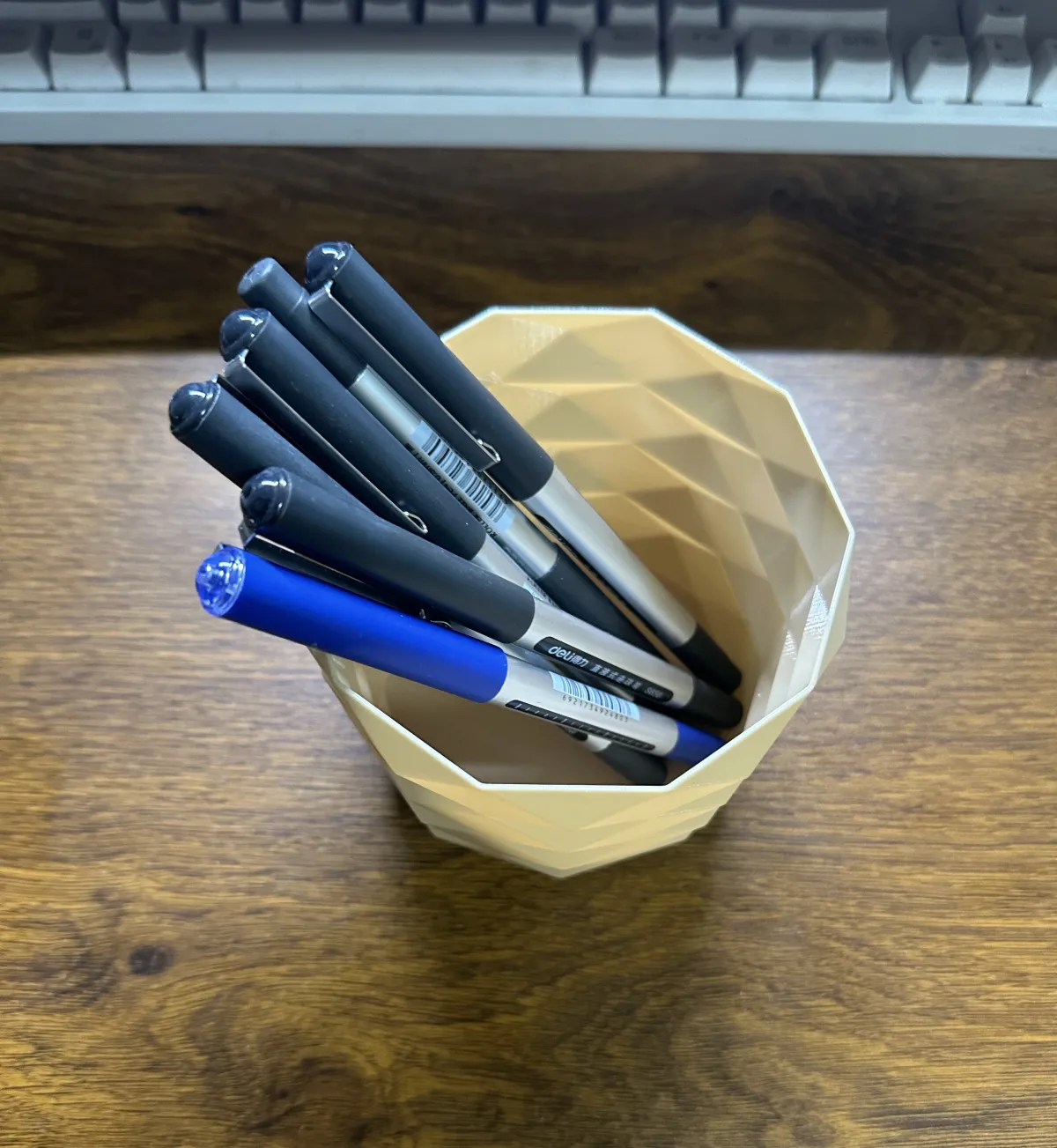 Diamond-Shaped Pen Holder - 鱼饼 | Nexprint: Free 3D Model Downloads